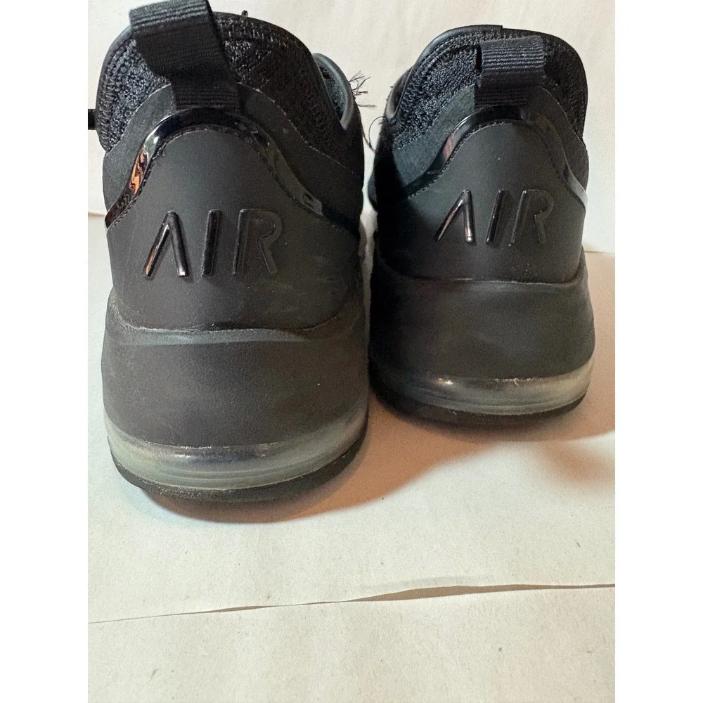 Nike Air‎ Max Training Shoes Sneakers Black White Athletic Comfort Walker